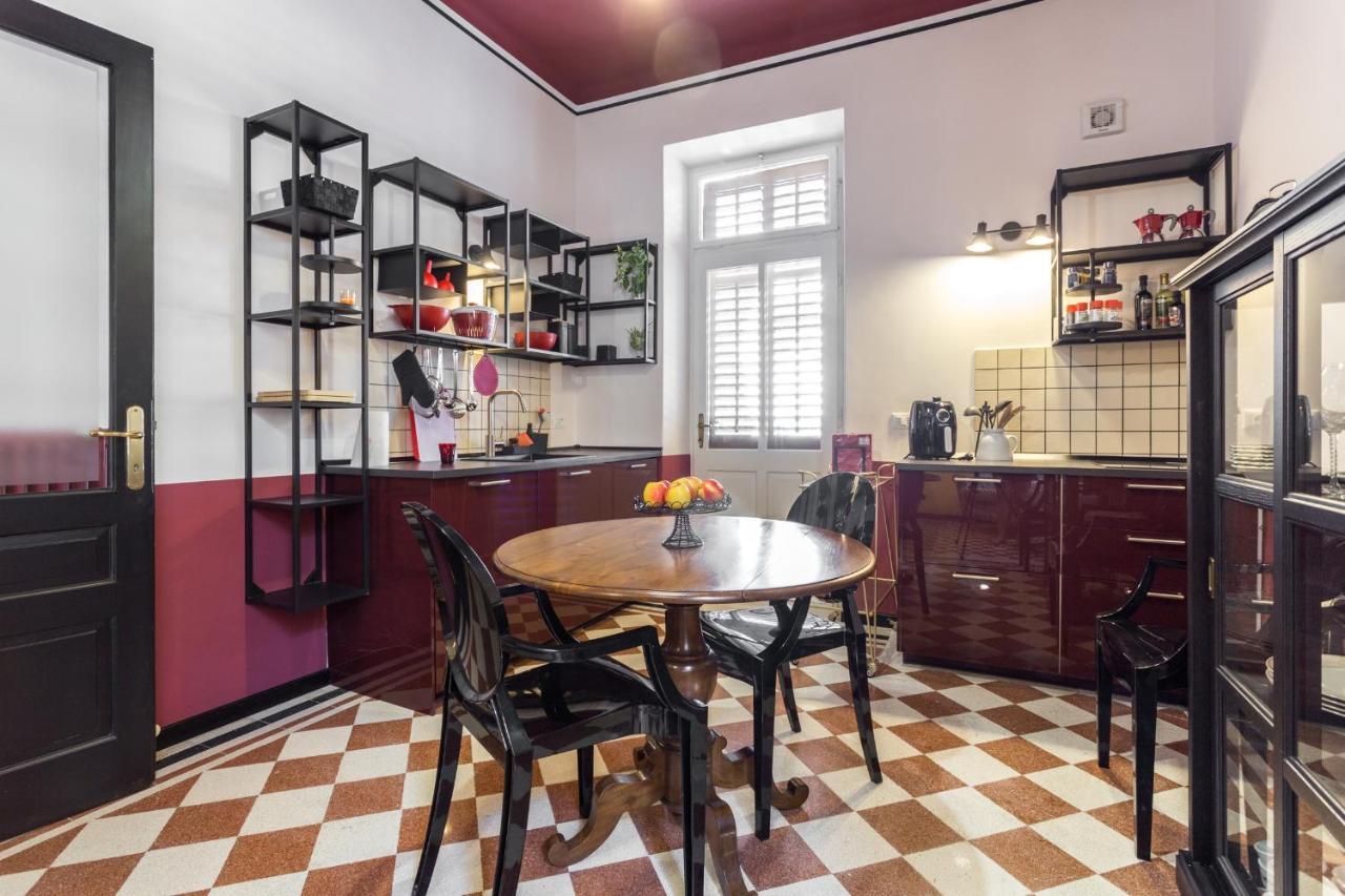 La Casa Di Gatsby Lusso In Pieno Centro Con Parcheggio Apartment โกริเซีย ภายนอก รูปภาพ